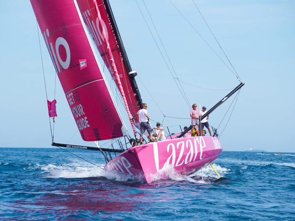 El Skipper Tanguy y el IMOCA Lazare en Barcelona