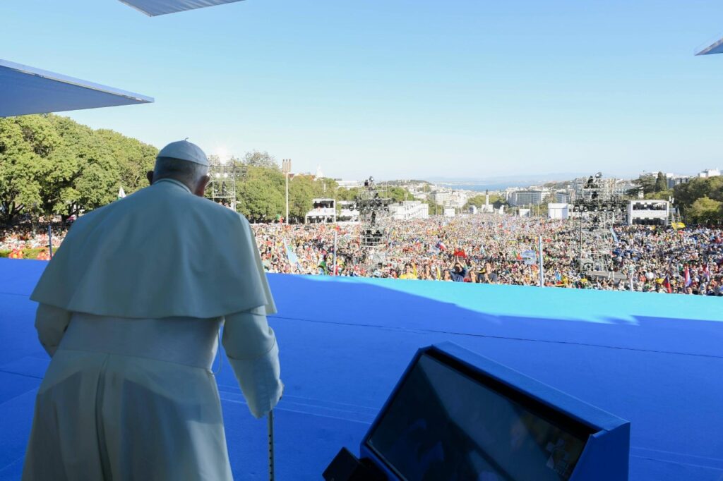 Il Papa alla Via Crucis: Gesù aspetta di vedere le finestre aperte delle nostre anime