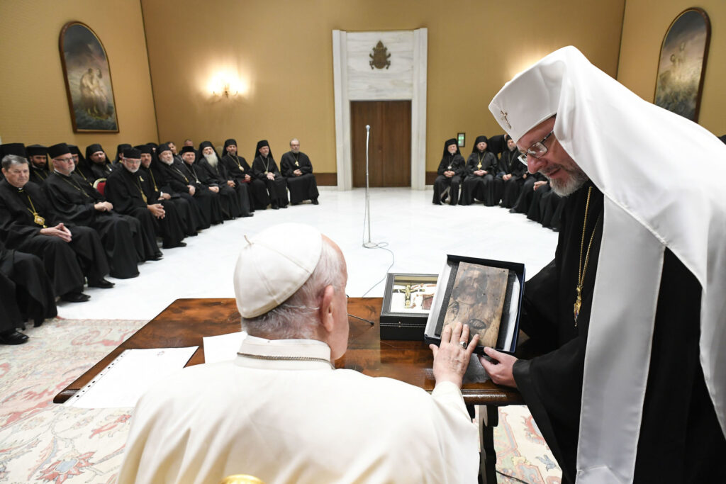 Papa Francesco esprime il suo dolore ai vescovi dell’Ucraina