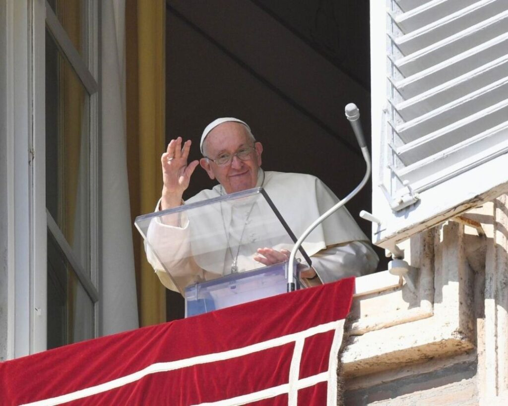 El Papa: “El bien viene de la gracia de Dios, el bien viene de su don gratuito”