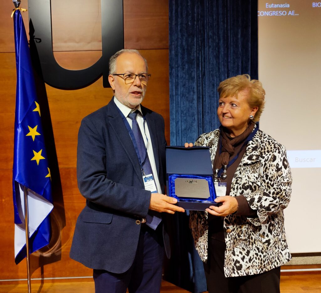 El Observatorio de Bioética de la UCV recibe el premio “Iniciativa Bioética” por parte de la Asociación Española de Bioética y Ética Médica (AEBI)