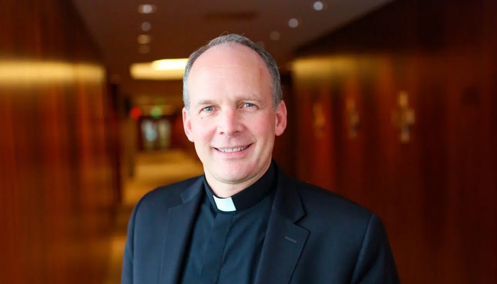 Scott Borgman, converso de la Iglesia Pentecostal, hoy sacerdote católico