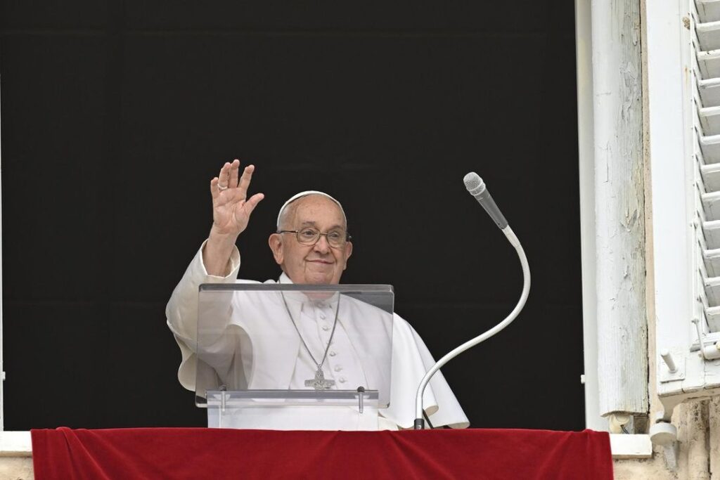 El Papa: A través de los sacramentos y la oración, descubrimos que sólo Jesús es la vida eterna.