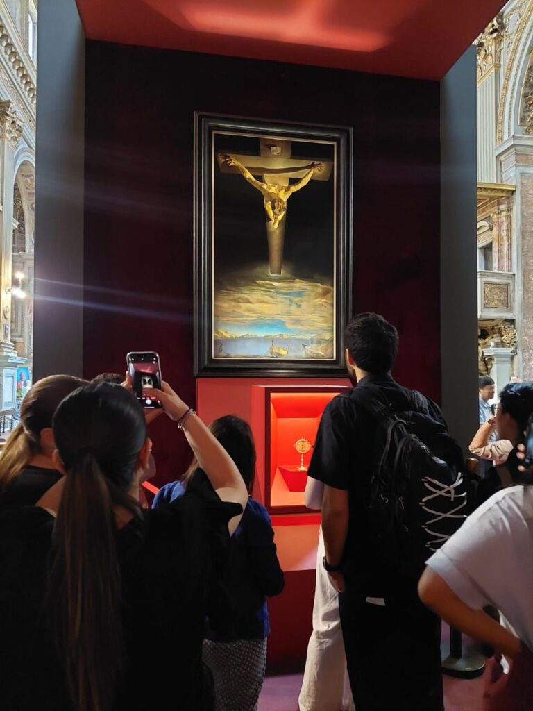 El Cristo de Dalí en Roma prepara el Año Santo