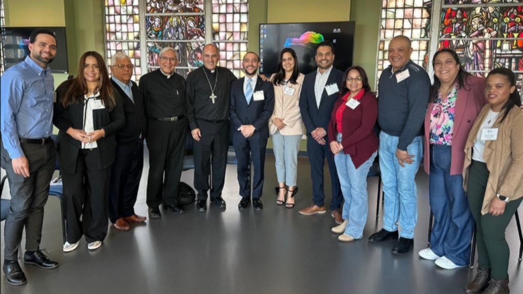 Mantenerse fiel a los valores de la Iglesia y seguir las directrices del Papa es esencial para fortalecer la comunidad católica