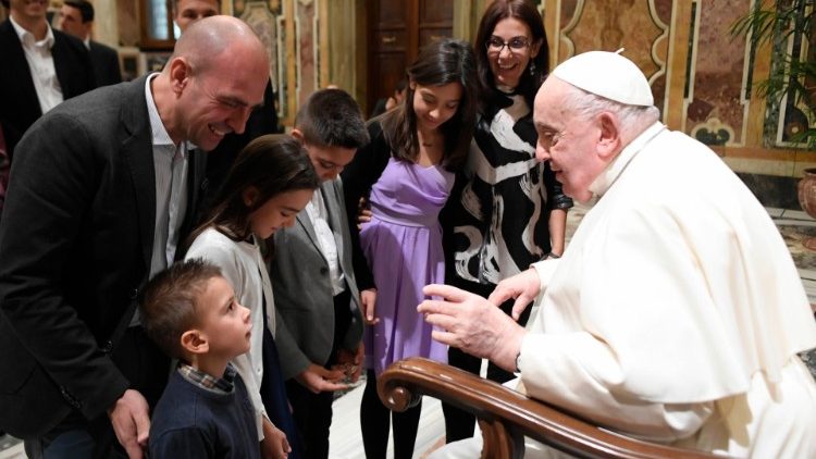 “Una Chiesa con le porte aperte alle donne e alle famiglie ferite”