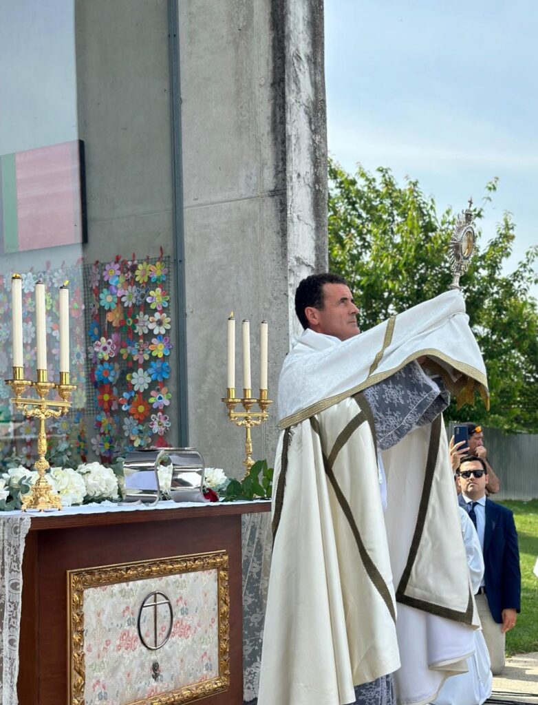 Don Ignacio Belzunce: a priest at the service of God’s love