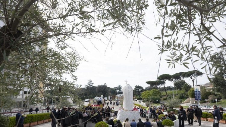 Pope at Gemelli Hospital: Peaceful Night