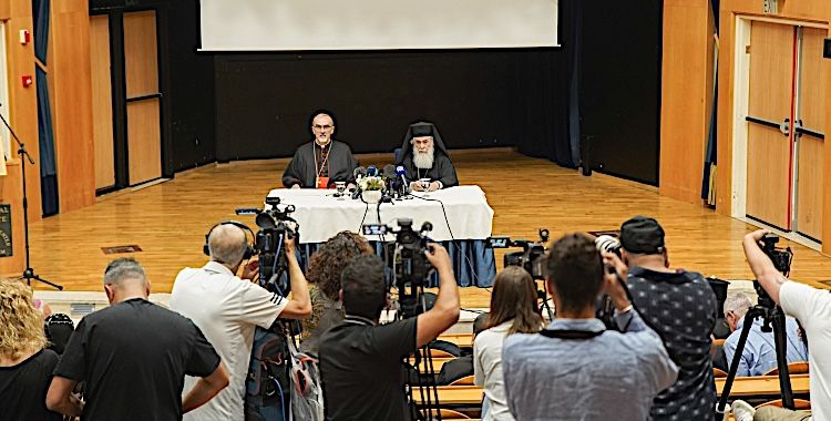 Il Cardinale Pizzaballa a Gaza: “Cristo è crocifisso tra i feriti, sepolto sotto le macerie”