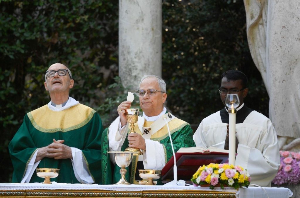 Leone XIV celebra la prima “Messa per la Cura del Creato” a Borgo Laudato Si’, Castel Gandolfo