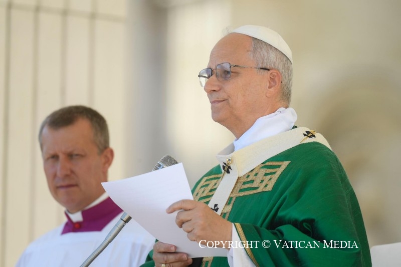 The Pope close to the populations affected by the typhoon in Asia, especially the poorest
