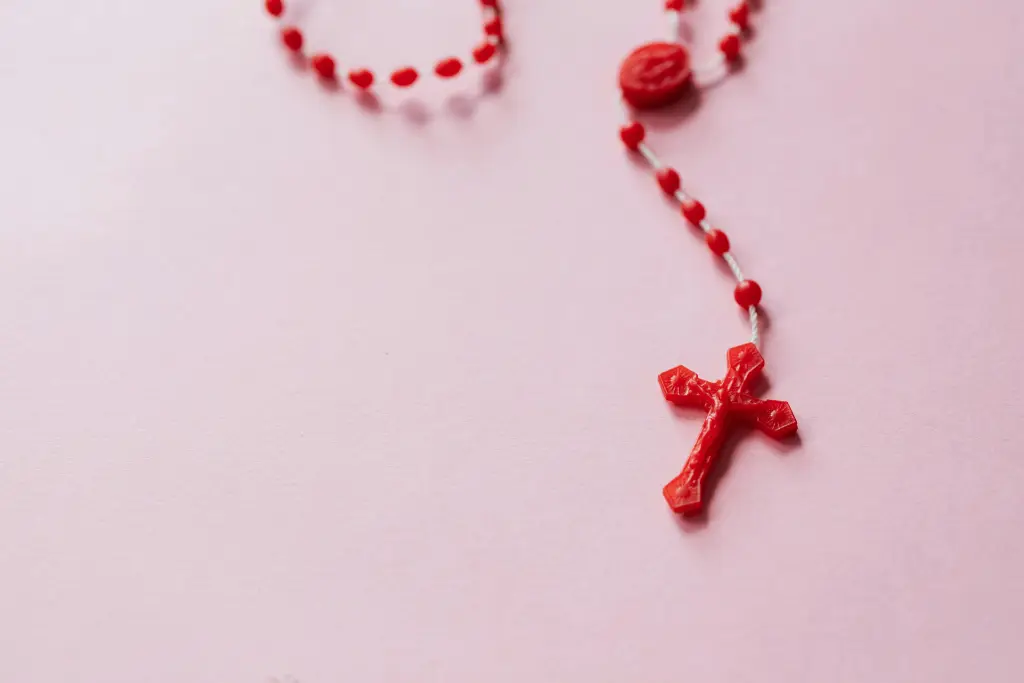 Praying the Rosary as a Family: A Tradition that Strengthens Faith