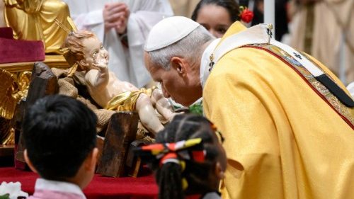 “En el Hijo hecho hombre, Dios no nos da algo, sino a sí mismo”