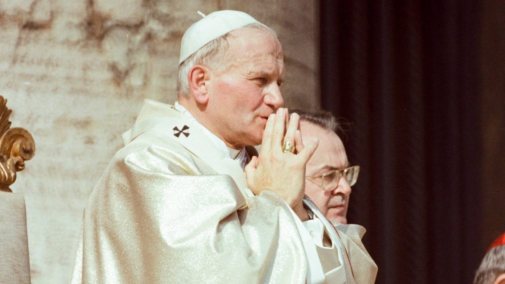 Ser para los Otros: La Visión de San Juan Pablo II sobre el Don en la Creación y las Relaciones Humanas