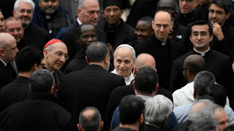 León XIV al clero romano: «Reaviven el fuego del don de Dios o la llama se apagará»