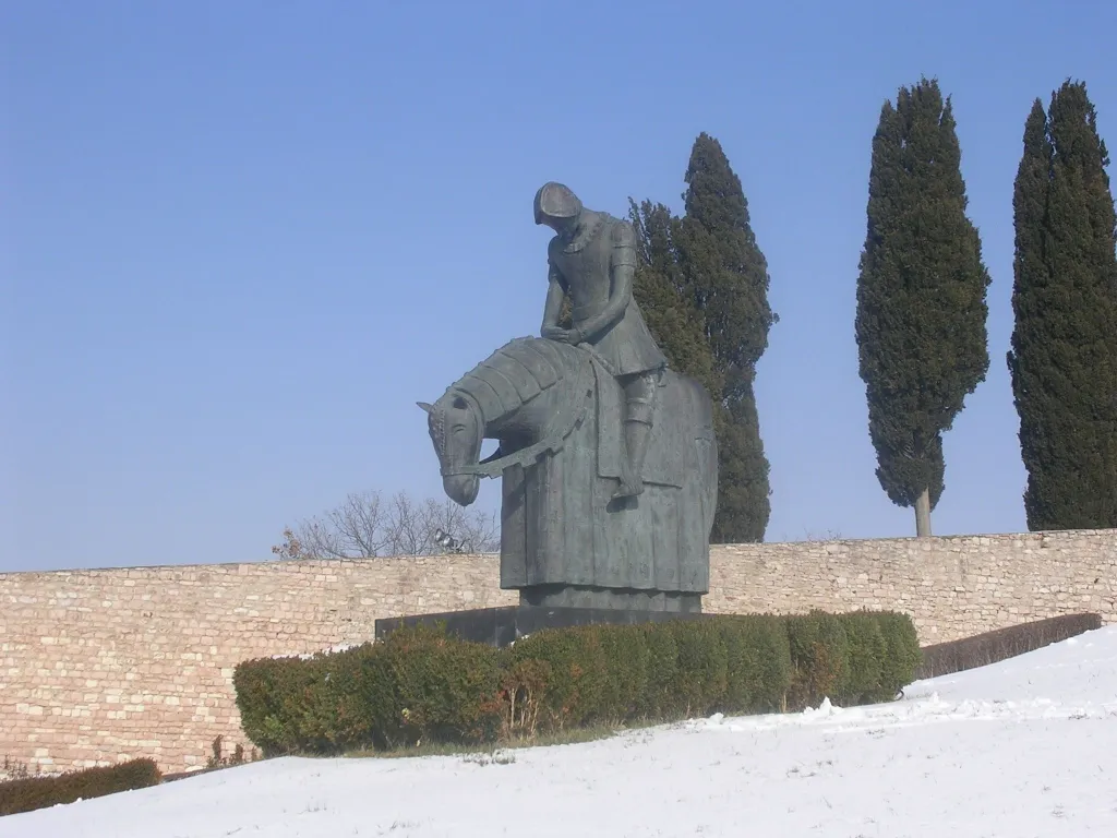 Contemplating a Sculpture