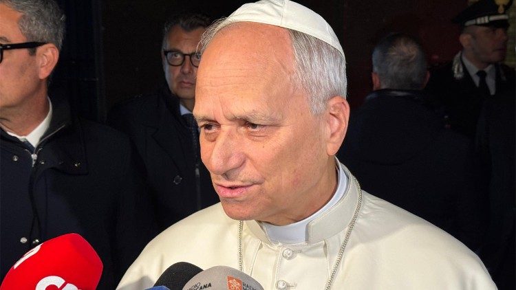 Pope Leo XIV: “Enough of hatred and weapons! Peace is built through dialogue”