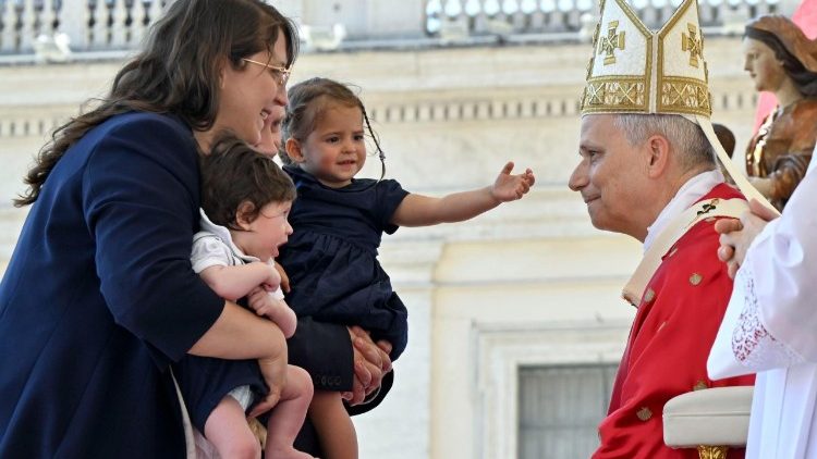 El Papa León XIV convoca a los obispos del mundo a una cumbre sobre la familia con motivo del décimo aniversario de Amoris laetitia