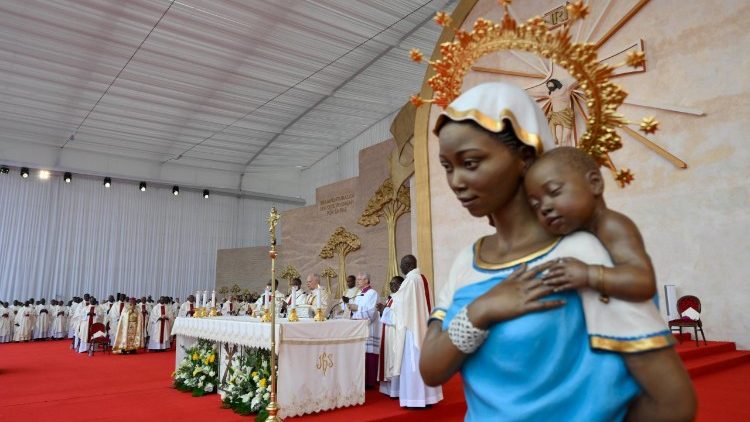 El Papa en Malabo invita a continuar con alegría la misión de los primeros discípulos de Jesús