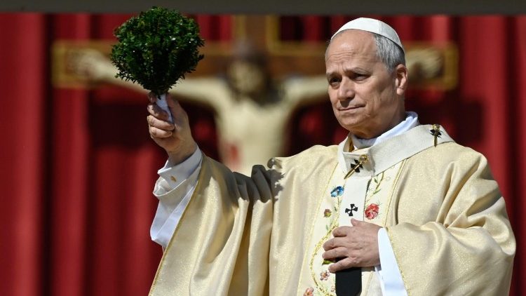 León XIV: Que Cristo, nuestra Pascua, nos bendiga y conceda su paz al mundo entero