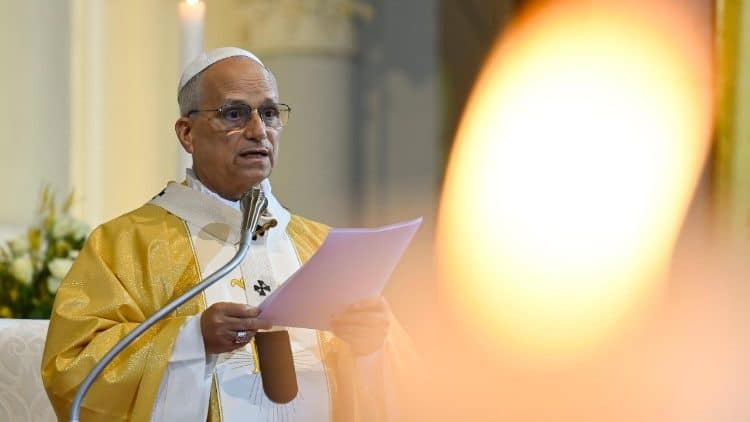 El Papa León XIV en Annaba: un llamado vibrante a renacer “desde lo alto”