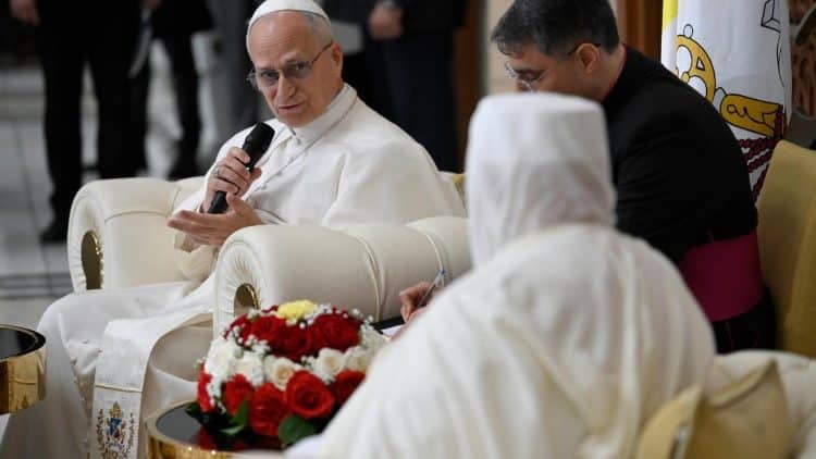 El Papa León XIV entra en la Gran Mezquita de Argel y lanza un mensaje que resuena más allá de las religiones