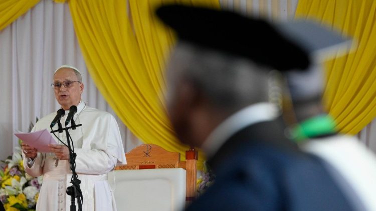 La Brújula del Conocimiento: El Papa León XIV redefine el papel de la Universidad en el corazón de África