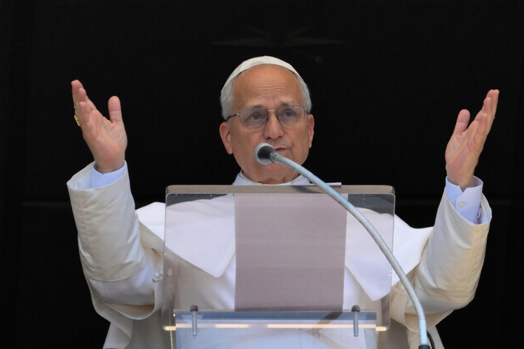 El Papa: En este día de Pentecostés, debemos invocar al Espíritu Santo, para que abra todas las puertas que aún permanecen cerradas