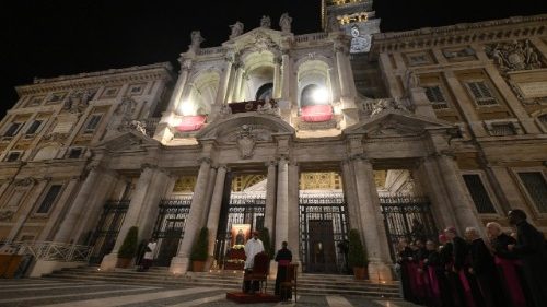 Bajo la mirada de la Salus Populi Romani: El despertar de la fe en el mes de mayo
