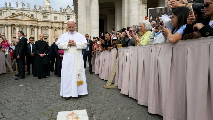 ¿Es María mi modelo? La pregunta del Papa León XIV que sacude la Plaza de San Pedro